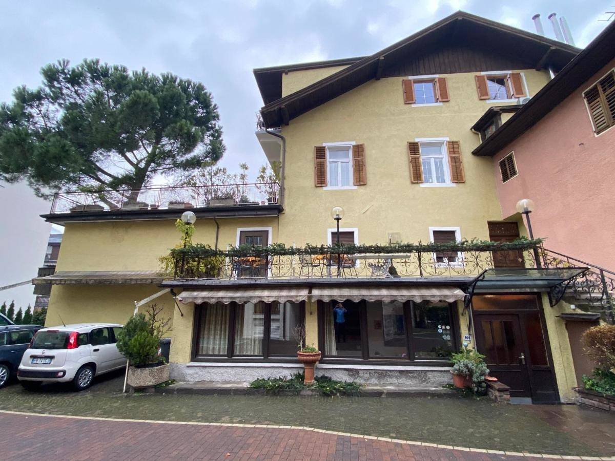 Triple Room with Private Bathroom in Untermais, Meran