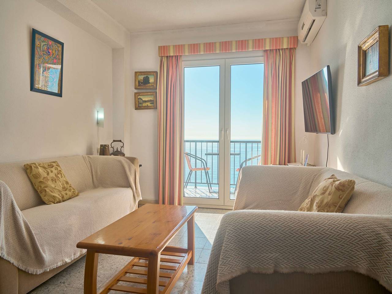 Ganze Wohnung, Bahia 57 Apartments in Playa Carabeíllo, Nerja