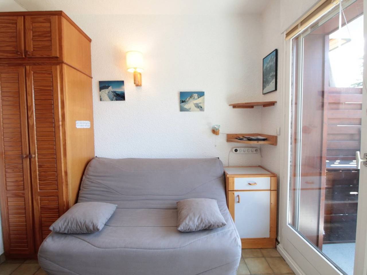 Gehele studio, Cozy Studio for 4, Ski-In/Ski-Out, Balcony with Village Views in Les Carroz, Arâches-la-Frasse
