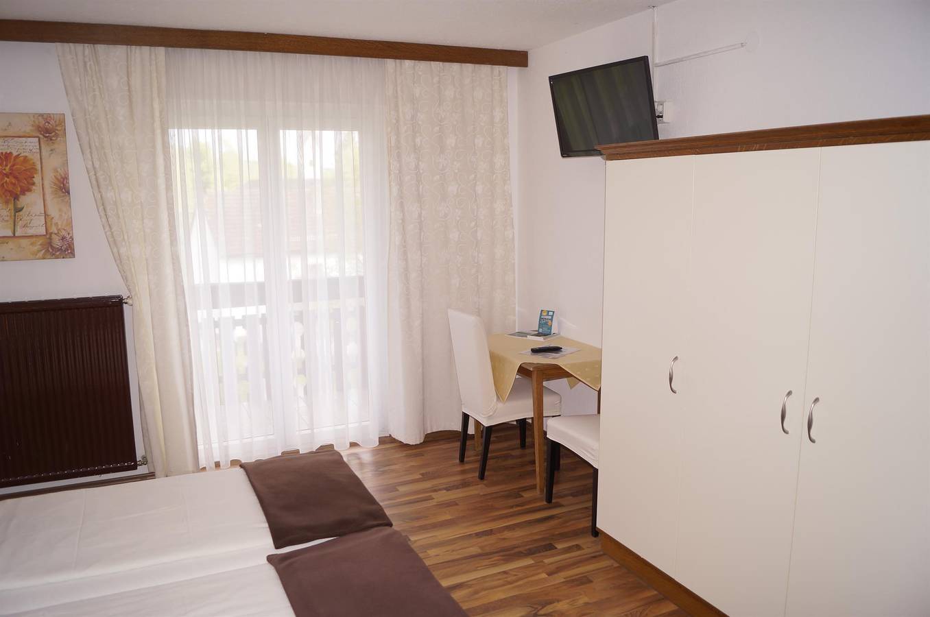 Doppelzimmer mit Dusche, Wc in Klagenfurt am Wörthersee, Klagenfurt-Villach