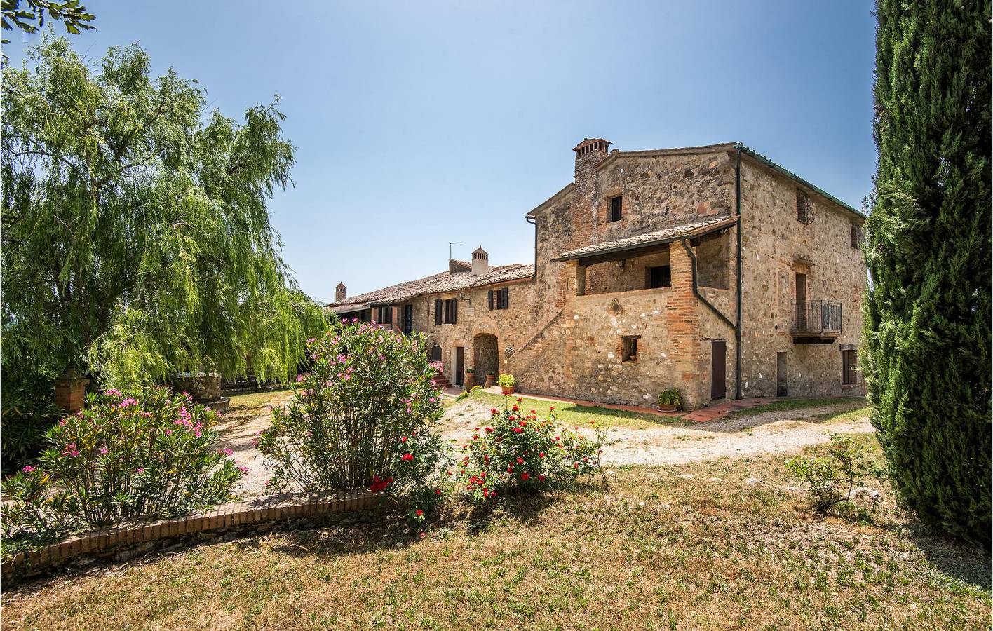 Ganze Ferienwohnung, Poolside Wohnung in der Nähe von Fluss. in Radicondoli, Siena Provinz