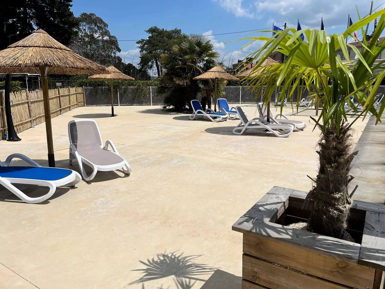 Appartement entier, Emplacement nu - Tente & Caravane - avec électricité 1 Ã  8 personnes - 1 pers. inclus dans le tarif in Paimbœuf, Vallée de la Loire