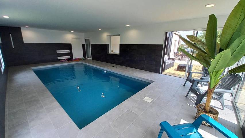 Villa pour 10 personnes, avec vue ainsi que piscine et jardin