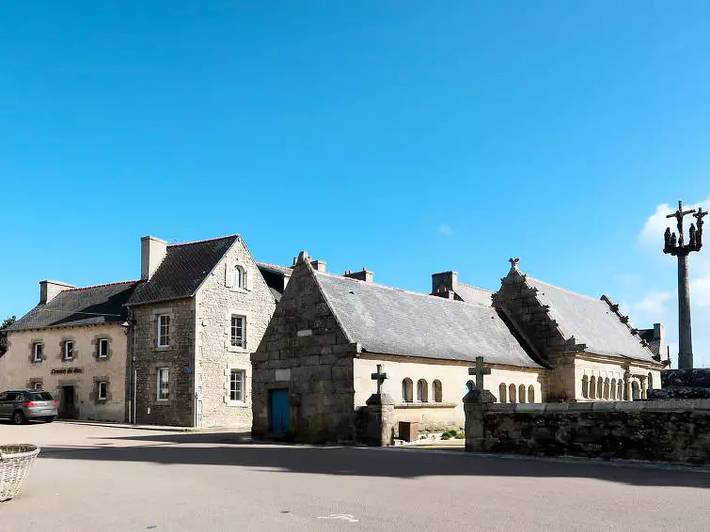 Location de vacances pour 8 personnes, avec piscine et jardin à Plounéour-Trez - 3