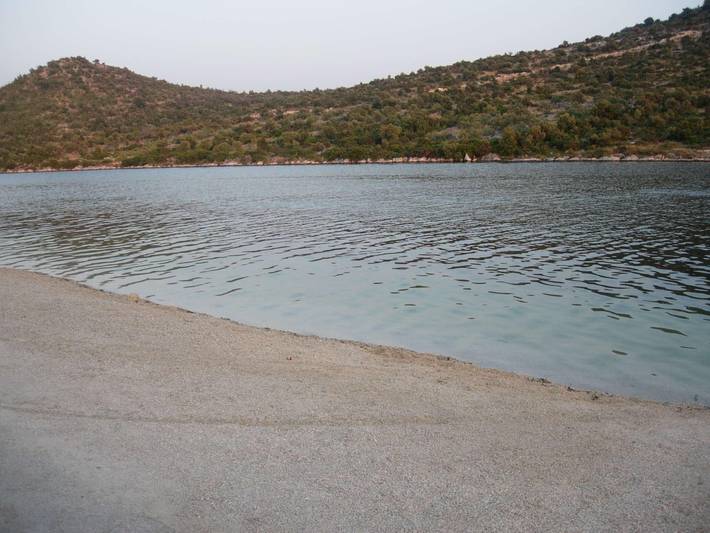 Großes, strandnahes Ferienhaus in Podglavica in Rogoznica, Šibenik-Knin