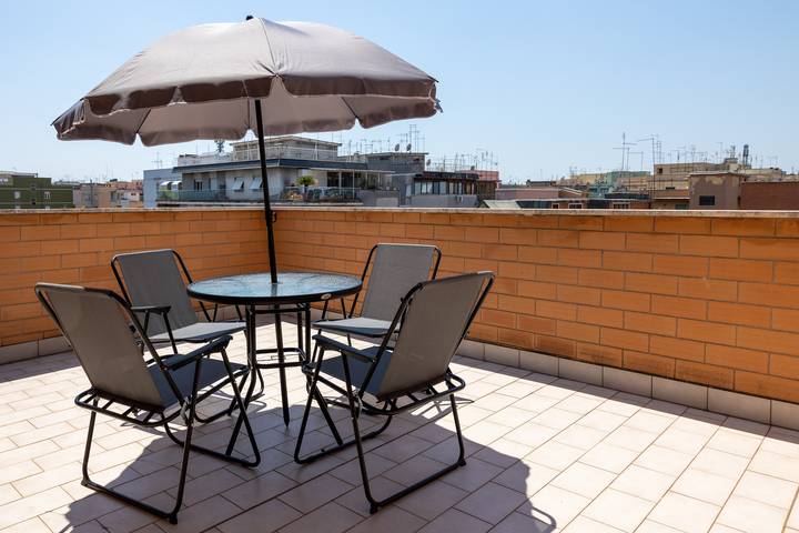 Casa de huéspuedes para 2 personas, con terraza en Roma