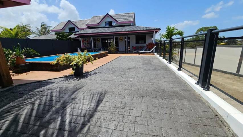 Location de vacances pour 5 personnes, avec terrasse et jacuzzi à Lamentin (Guadeloupe) - 3
