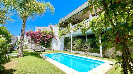 Casa rural para 15 personas, con vistas además de piscina y terraza, Se admiten mascotas en Atajate