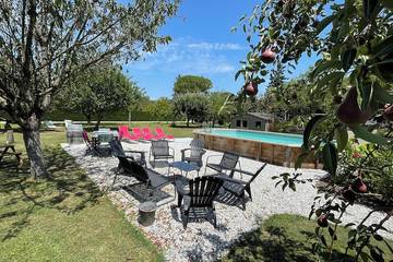 Gîte pour 14 personnes, avec jardin et terrasse à Eynesse