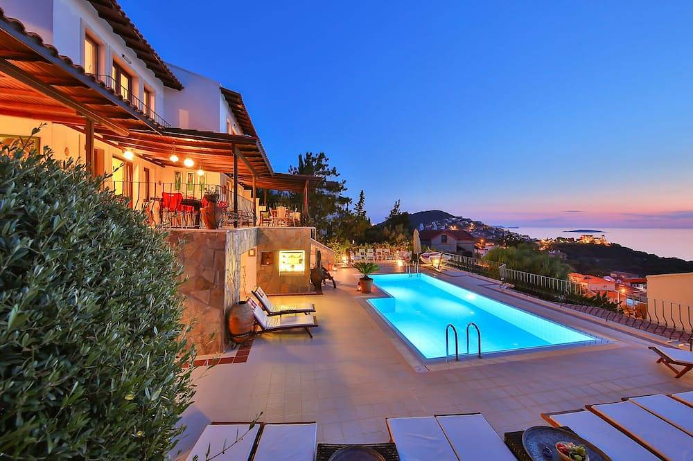 Willkommen zur Villa Kibele (für 8 - 18 Personen) in Kaş, Provinz Antalya