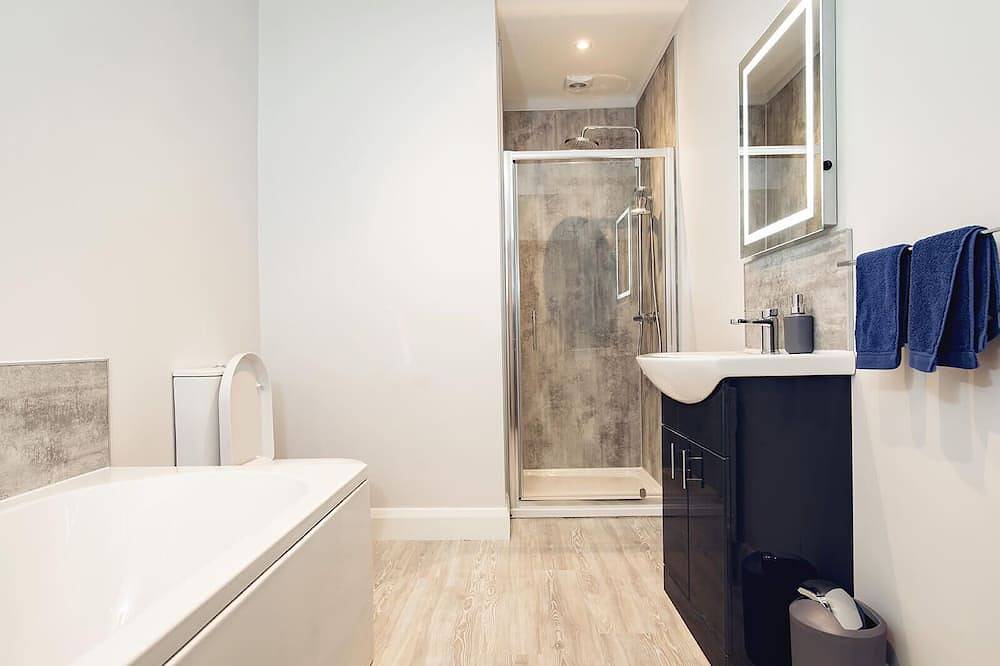 Entire apartment, Godfrey Mews Luxury Apartment 3 in Newry City in Newry, County Armagh