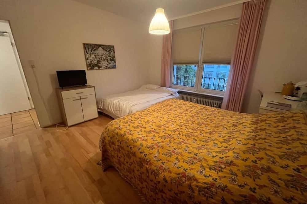 Appartamento intero, Family Apartment with Garden View in Francoforte, Hesse del Sur