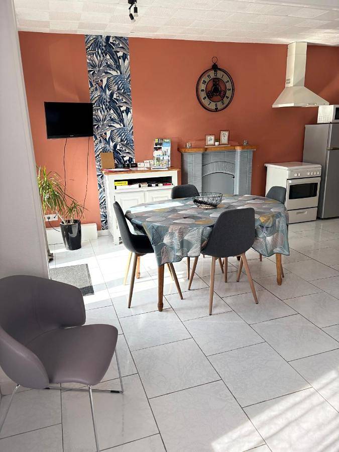 Maison de vacances pour 4 personnes, avec Terrasse et Jardin à Servon