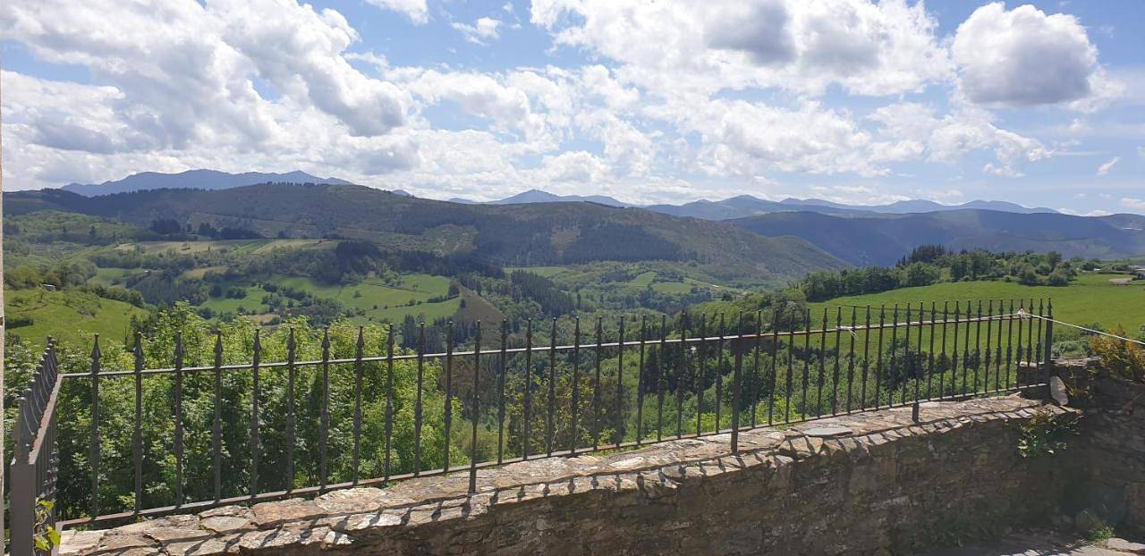 Apartamento entero, Studio with Mountain View in Tineo, Cordillera Cantábrica