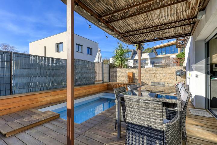 Illiade Room in Shared Villa with Pool and Terrace in Jacou, Medelhavskusten (Frankrike)