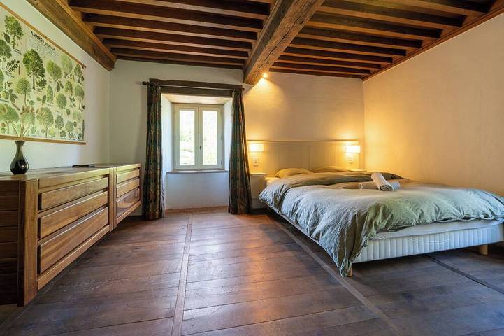 Grand Gîte dans Château avec plage privée in Réquista, Aveyron