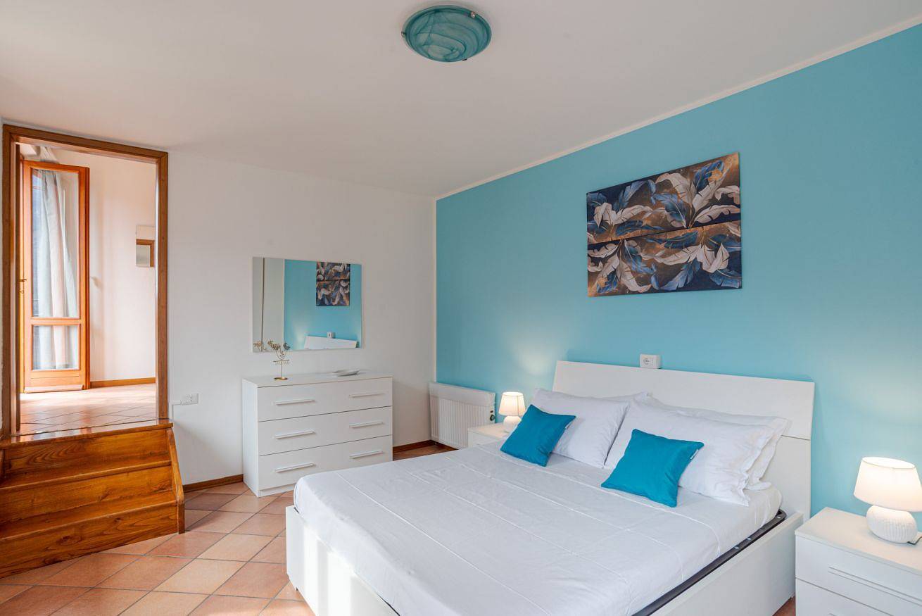 Hel leilighet, Maison Laghée-Bright Apt with balcony, Lake view! in Carate Urio, Comosjøen