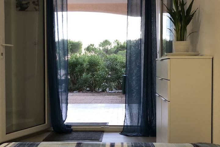 Gîte pour 3 personnes, avec piscine et jacuzzi dans Plage de la Baumette - 3