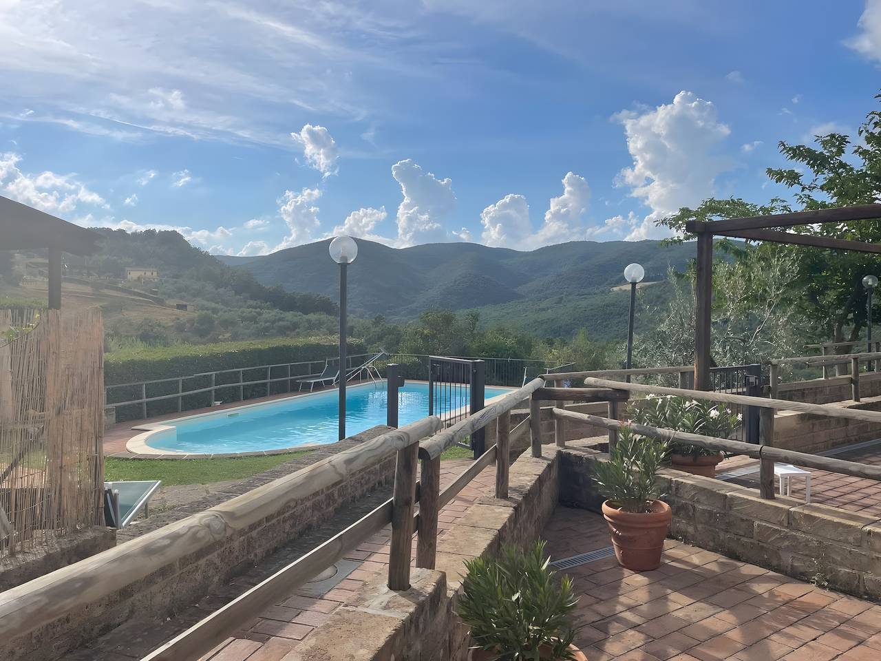 Ferienhaus 'Al Settimo Cielo' mit Hügelblick, privater Terrasse, Wlan, Klimaanlage (bis 6 Personen) in Chianni, Etruskische Küste