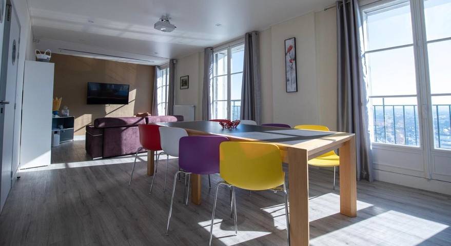Appartement de vacances pour 6 personnes, avec Balcon et Jacuzzi ainsi que Terrasse et Vue à Amiens