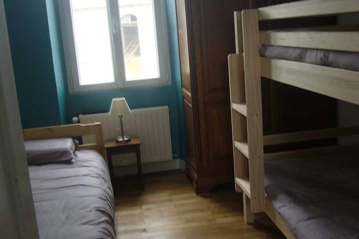 Location de vacances pour 7 personnes, avec piscine et jardin à Lathus-Saint-Rémy - 3