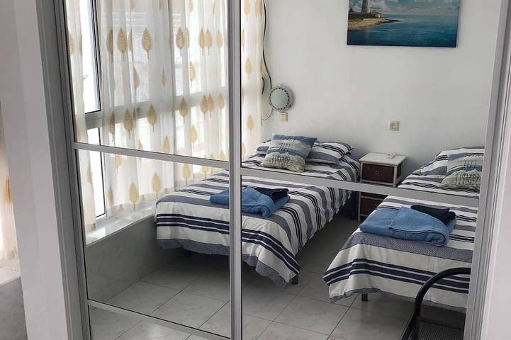 Ganze Wohnung, Luxus-3-Bett-Appartement, direkt am Meer, 6 Personen in Torrox Costa, Torrox