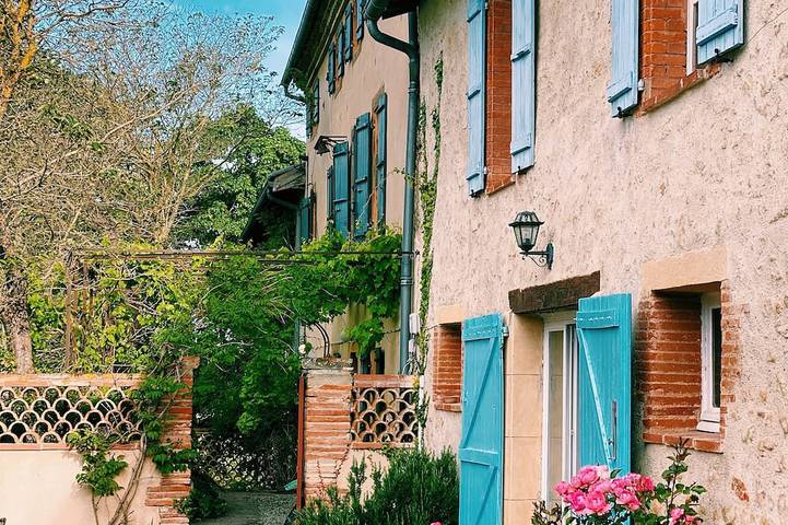 Location de vacances pour 17 personnes, avec jardin ainsi que piscine et terrasse, animaux acceptés à Saint-Félix-de-Tournegat