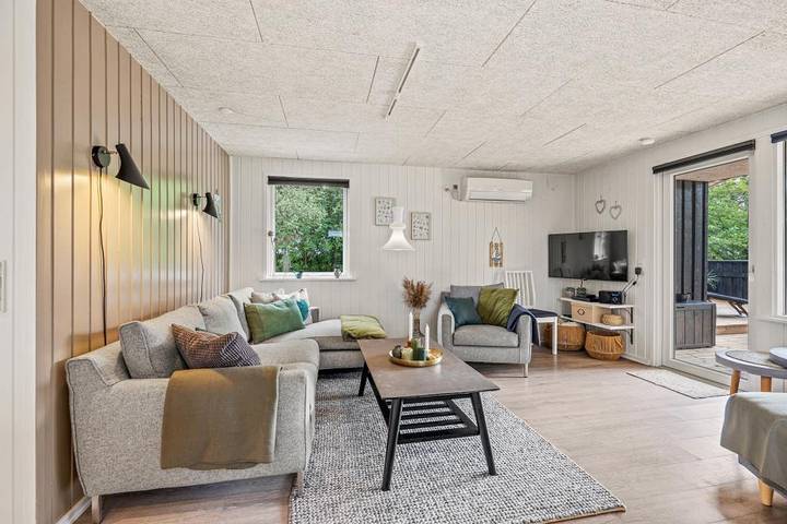 Einladendes, helles Ferienhaus mit Kamin und Sauna in Houstrup in Nørre Nebel, Varde