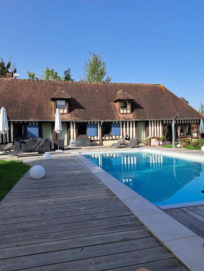 Location de vacances pour 2 personnes, avec Terrasse et Jardin ainsi que Piscine et Vue à Gonneville-sur-Honfleur - 2