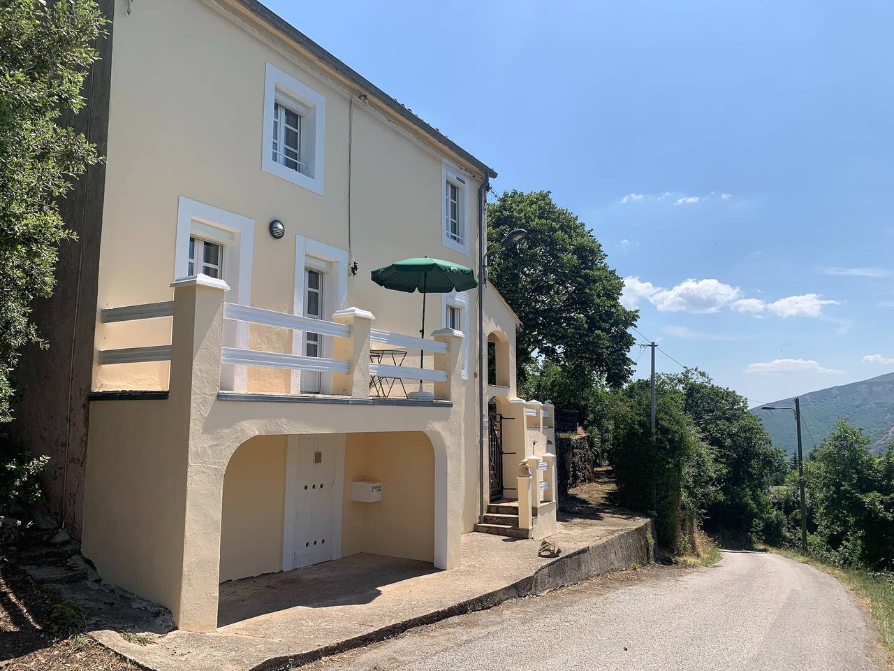 Ferienhaus 'La Reguergue' mit Bergblick, privater Terrasse und Wi-Fi in Castanet-le-Haut, Béziers und Umgebung