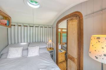 Glamping for 4 People in Slindon, West Sussex, Photo 1