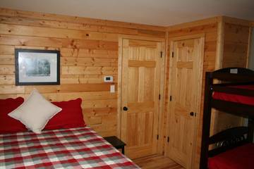 Vacation House for 8 Guests in Snowshoe, Blue Ridge Mountains, Picture 2