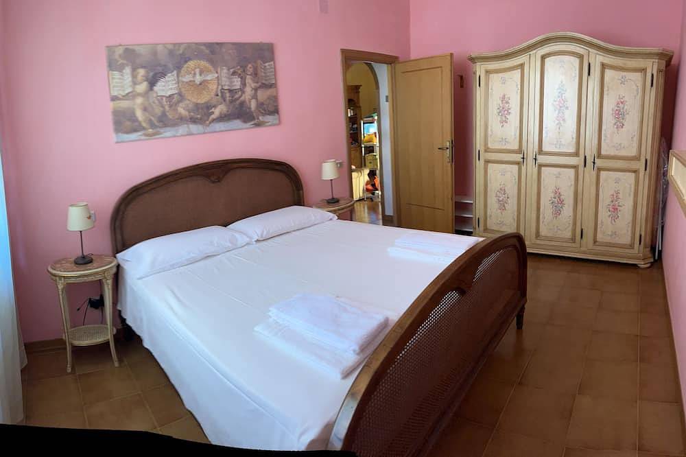 Cozy three-room apartment surrounded by greenery near the sea in Costa Etrusca