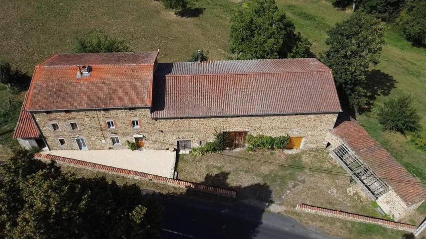 Location de vacances pour 16 personnes, avec vue et jardin à Auzelles - 4