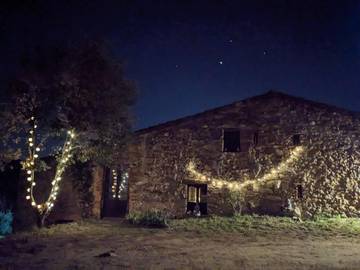 Casa rural para 4 personas, con vistas y piscina además de jardín y terraza en Valles Oriental