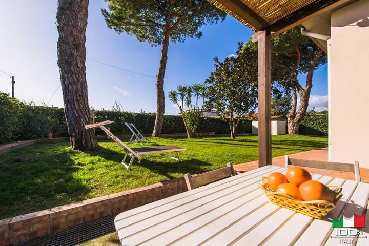 Appartamento per 6 persone, con Terrazza e Giardino a Baia Domizia