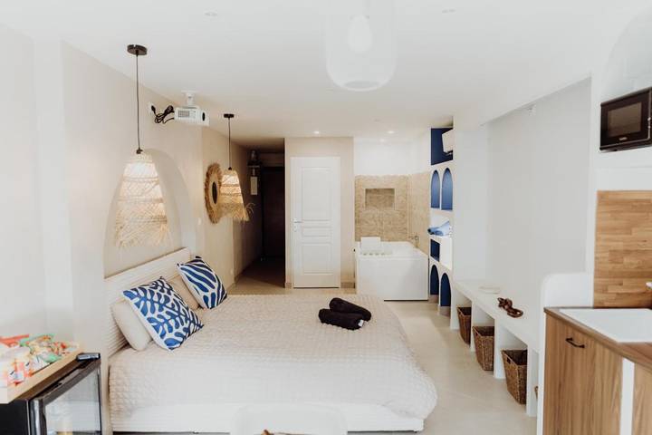 Gîte pour 2 personnes, avec vue et jardin dans Port Saint Ange - 3