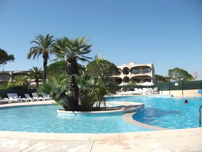 Gehele studio, Studio 'Riviera de Bahia' met zwembad in groene park, op steenworp van het strand in Villeneuve-Loubet Plage, Villeneuve-Loubet