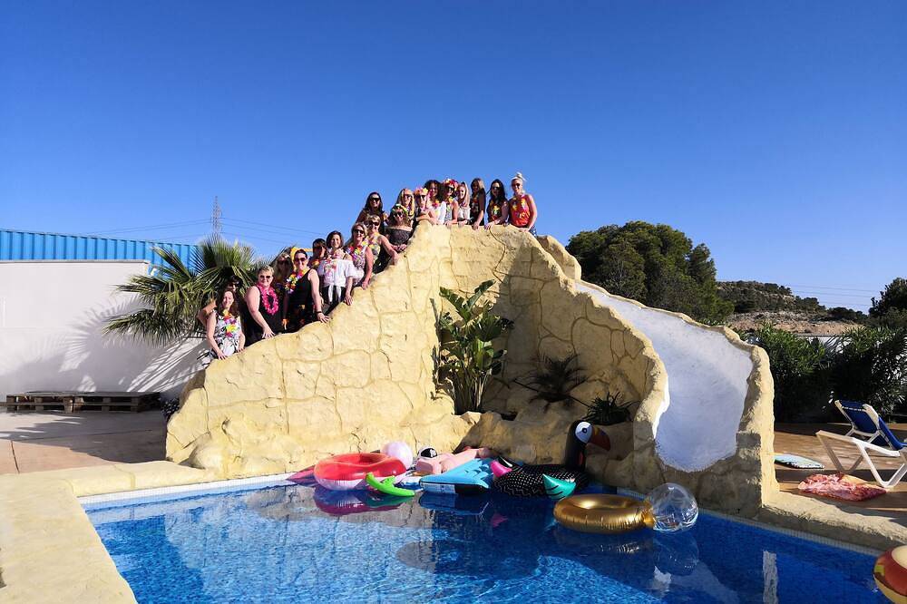Pool Rutsche, Bier, Wasserhahn, Wifi, Pool Table Dart Pingpong, Kinder-Park in Busot, Costa Blanca