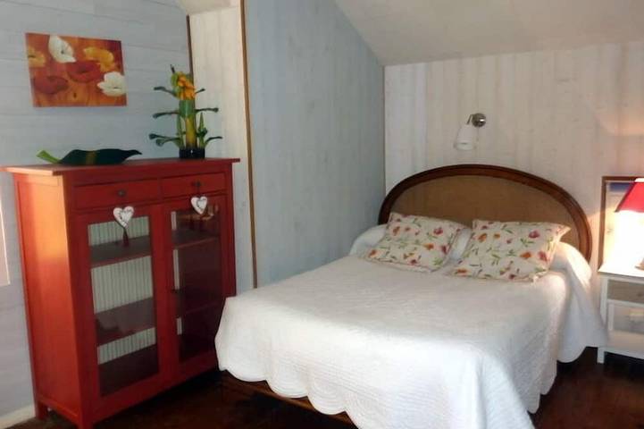 Location de vacances pour 22 personnes, avec terrasse et jardin à Gardonne - 3