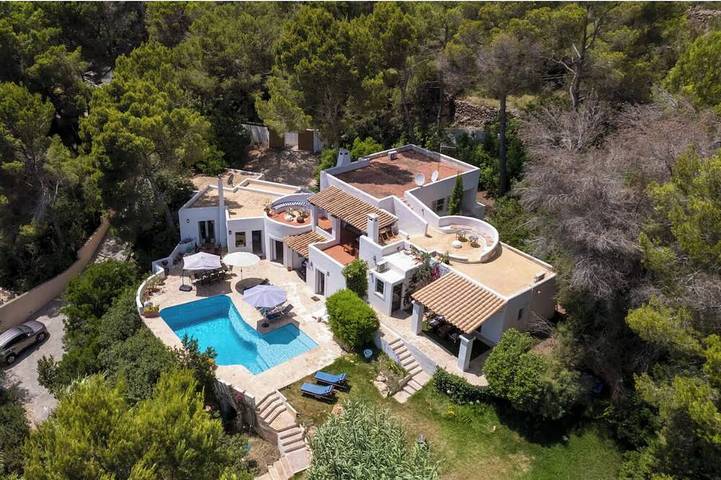 Villa pour 12 personnes, avec jardin et balcon à Es Cubells