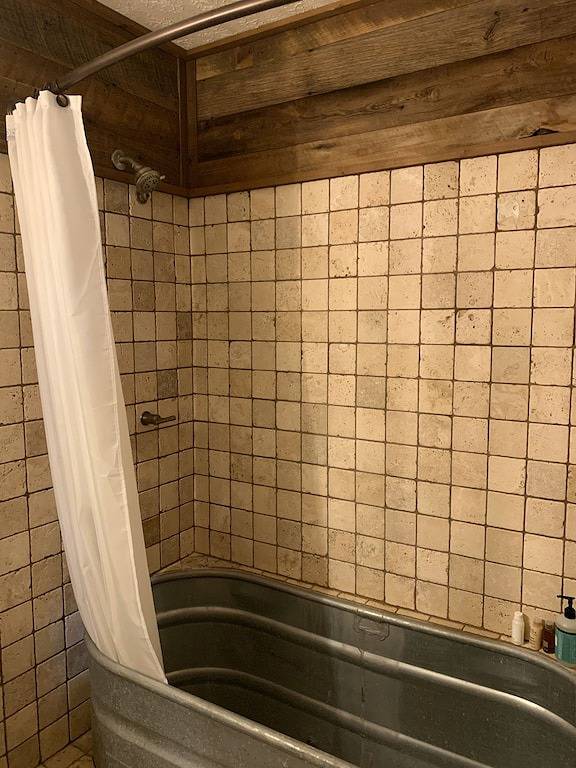 Vacation rental for 8 people, with pool and terrace as well as hot tub, with pets in Wintergreen