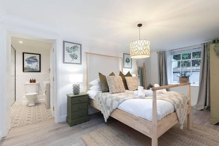 Apartment for 6 people in Cheltenham