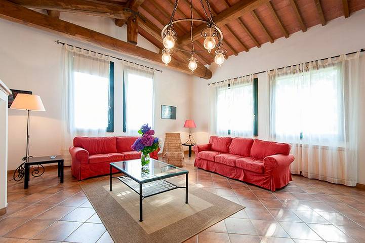 Ganze Wohnung, Renovierter Bauernhof aus dem 16. Jahrhundert in der Toskana in Montemurlo, Prato Provinz