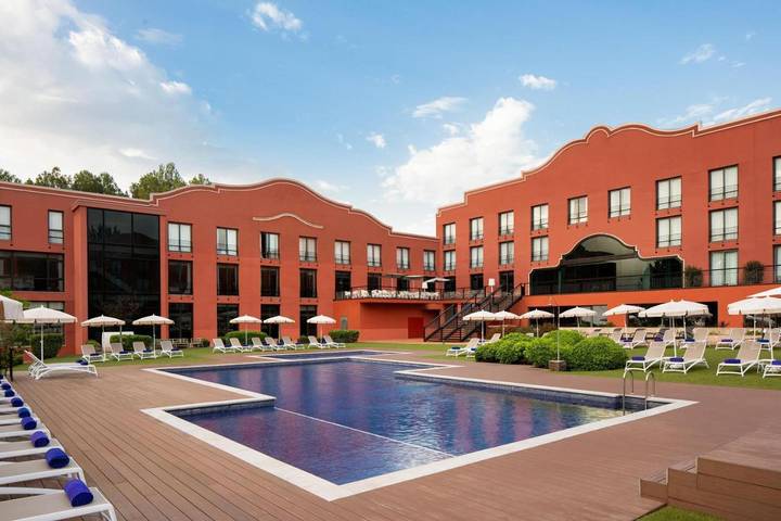 Hôtel pour 2 personnes, avec jardin et piscine à Sant Esteve Sesrovires