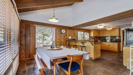 Vacation House for 8 Guests in Sunriver, Oregon, Picture 4