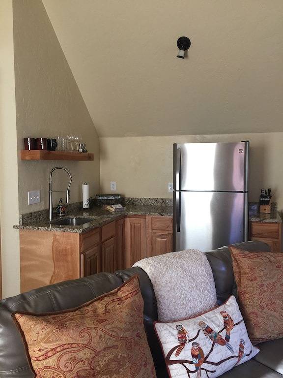 Ganze Wohnung, Schönes altes Kutschenhaus in ruhiger Nachbarschaft in Fort Collins, Larimer County