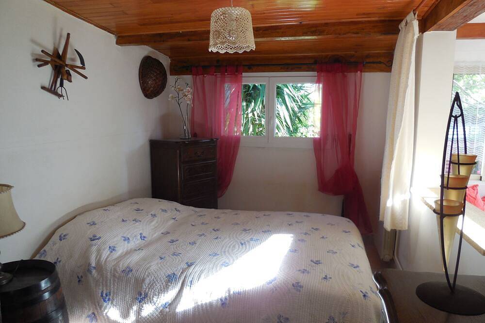Provencal house between Cassis, Aubagne and Aix av garden, pool and pool in Marseille, Marseille region
