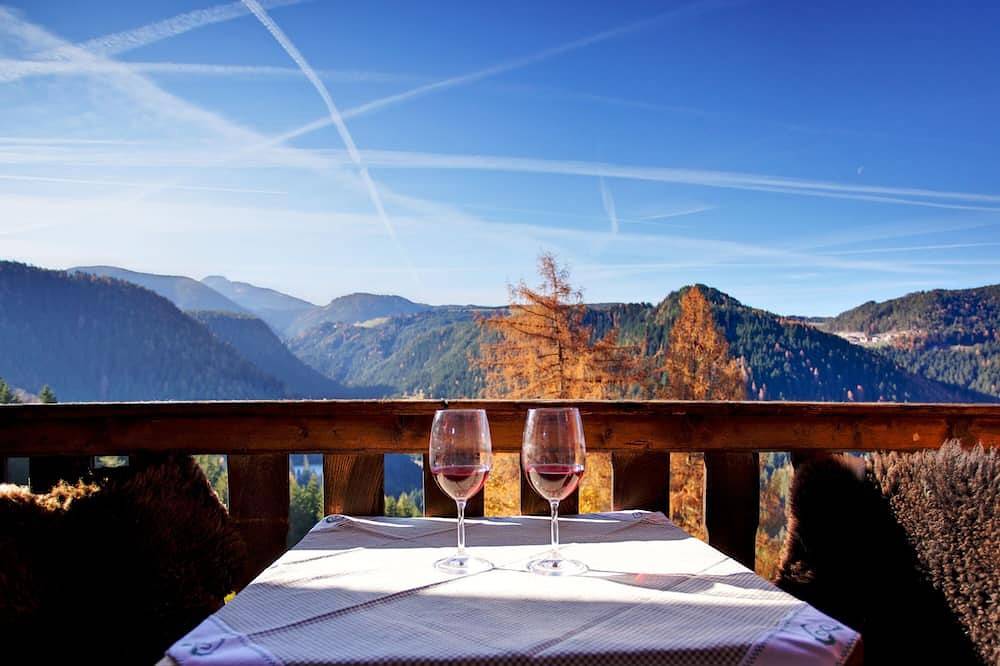 Geheel appartement, Newly renovated farmhouse, sunny location, great hiking opportunities nearby in Ega (Nova Ponente), Deutschnofen