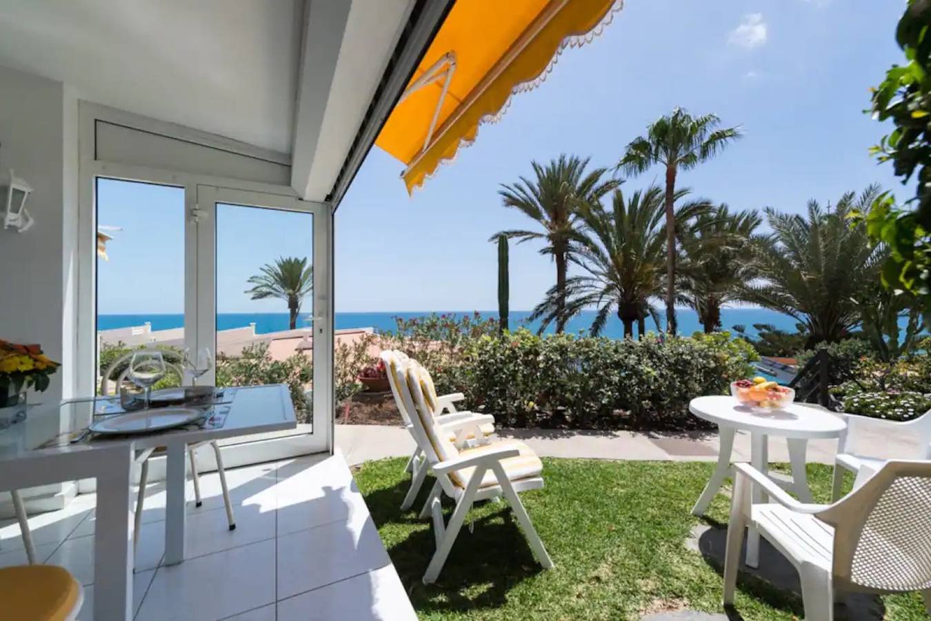 Casa de vacaciones 'Vista Panorámica Océano Atlántico' con vistas al mar, piscina compartida y Wi-Fi in San Agustín , San Bartolomé de Tirajana